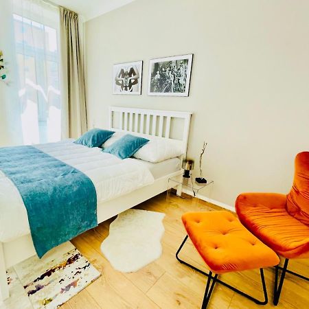 Colorful & Quiet Apartment In Beautiful Viennese Building Kültér fotó