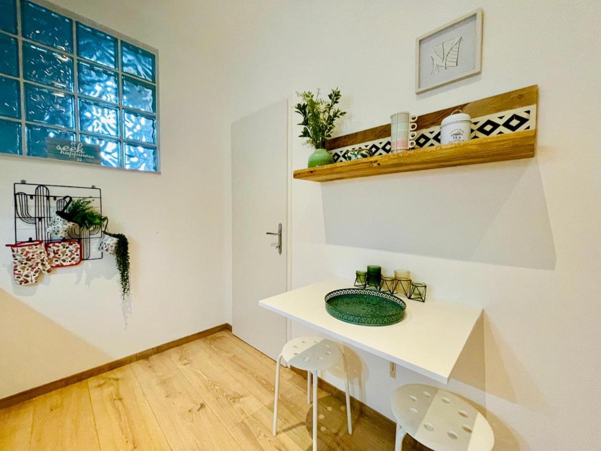 Colorful & Quiet Apartment In Beautiful Viennese Building Kültér fotó