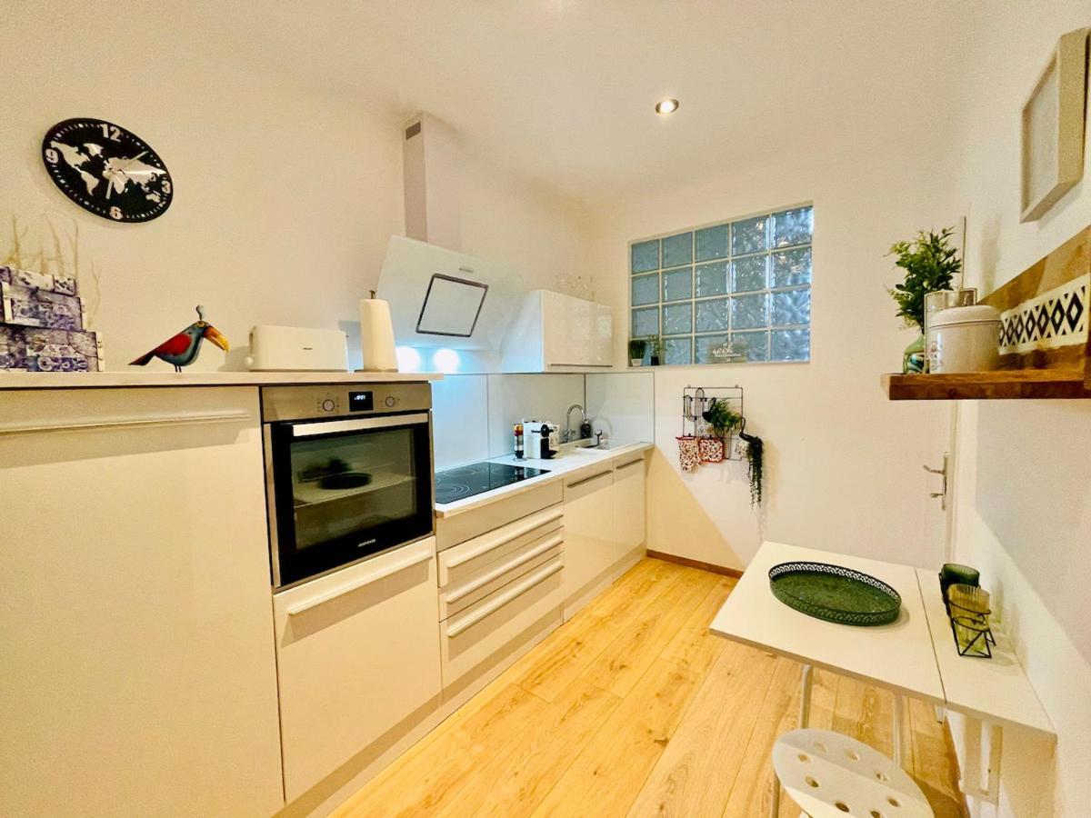 Colorful & Quiet Apartment In Beautiful Viennese Building Kültér fotó