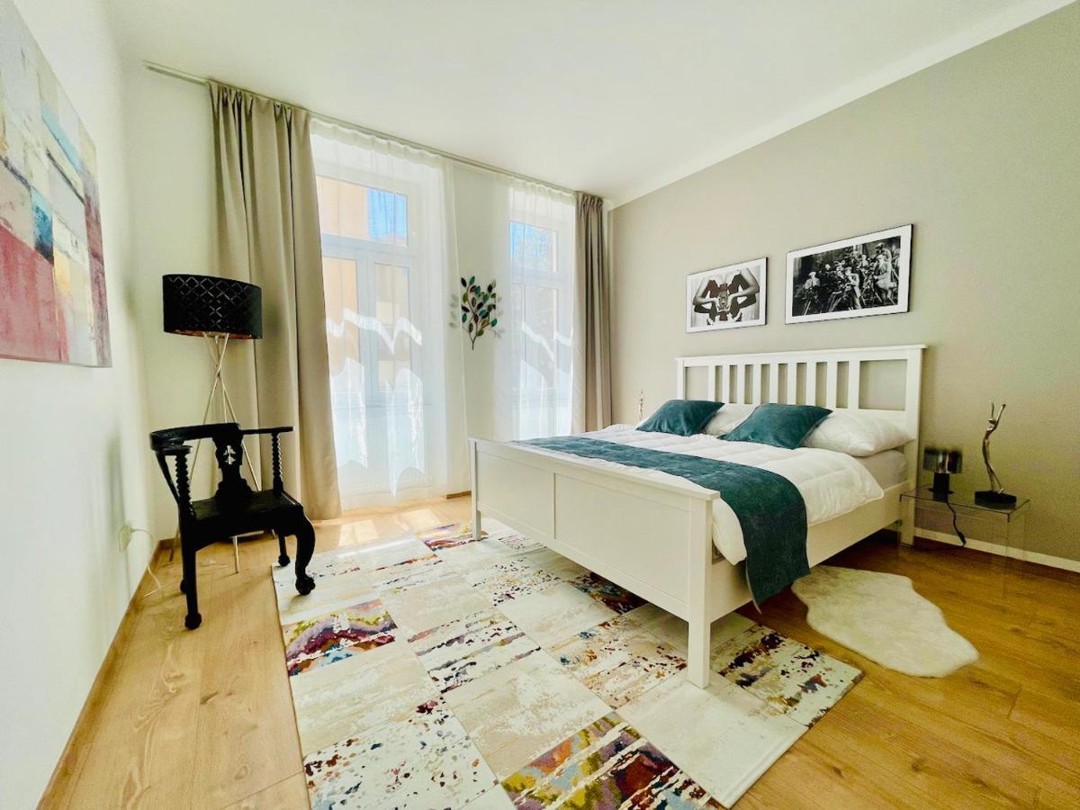 Colorful & Quiet Apartment In Beautiful Viennese Building Kültér fotó
