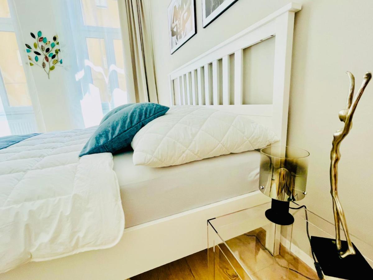 Colorful & Quiet Apartment In Beautiful Viennese Building Kültér fotó