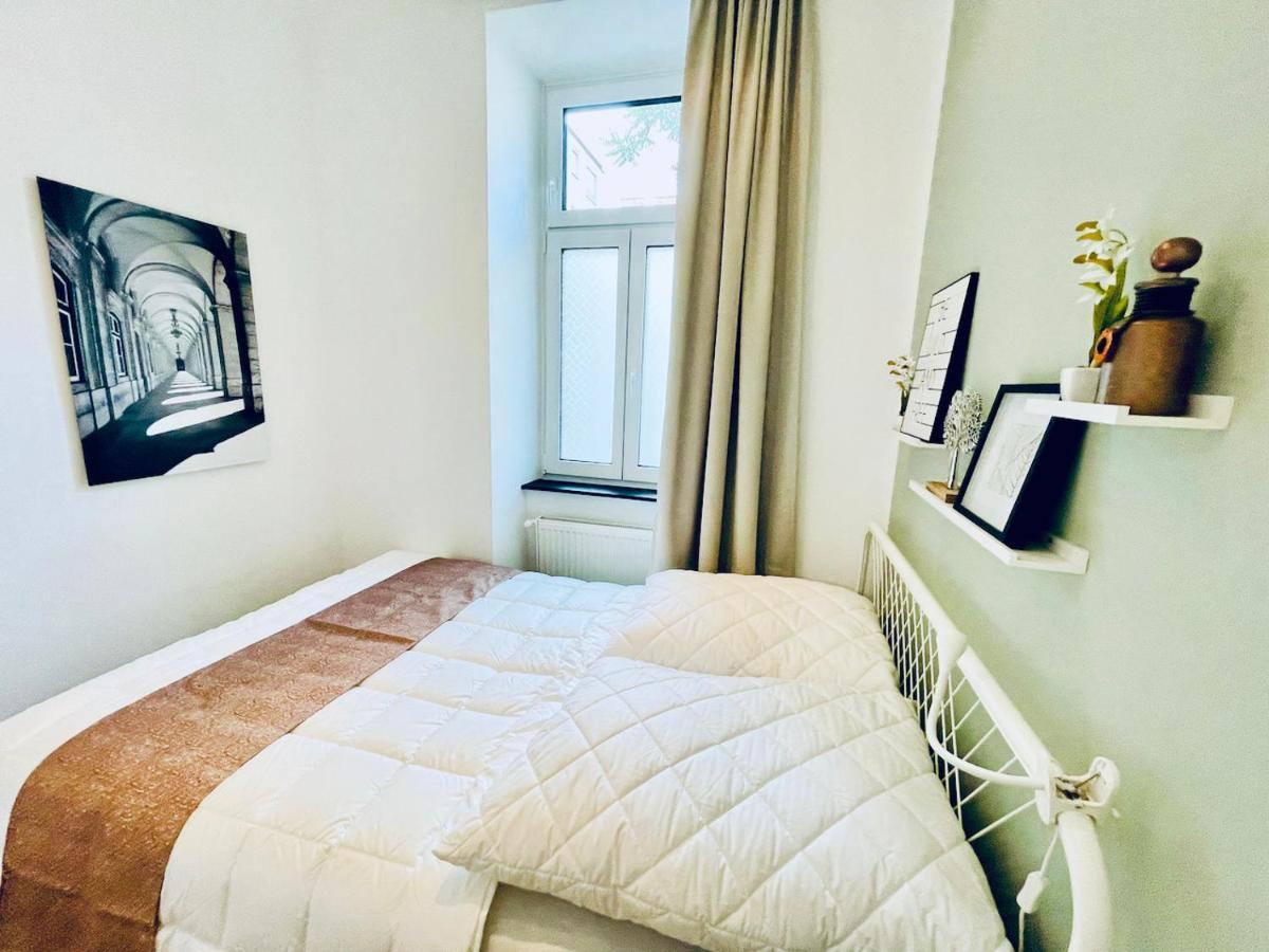 Colorful & Quiet Apartment In Beautiful Viennese Building Kültér fotó
