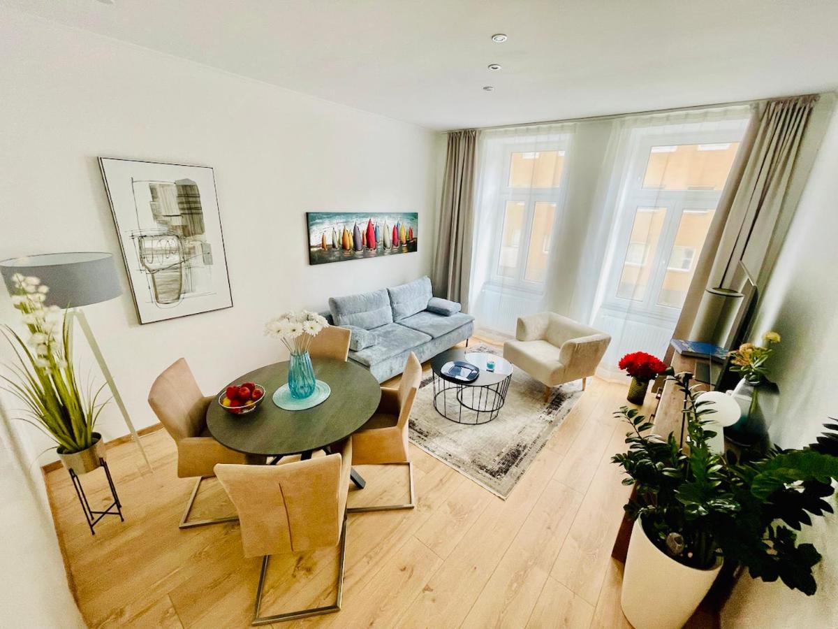 Colorful & Quiet Apartment In Beautiful Viennese Building Kültér fotó